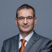 auf-der-maur-bernhard124523625.jpg